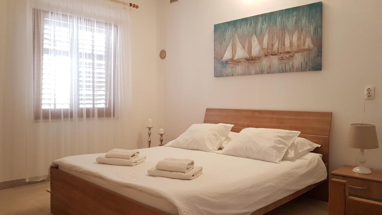 Apartment Branka- 4 In House- 1 Has Jacuzzi *