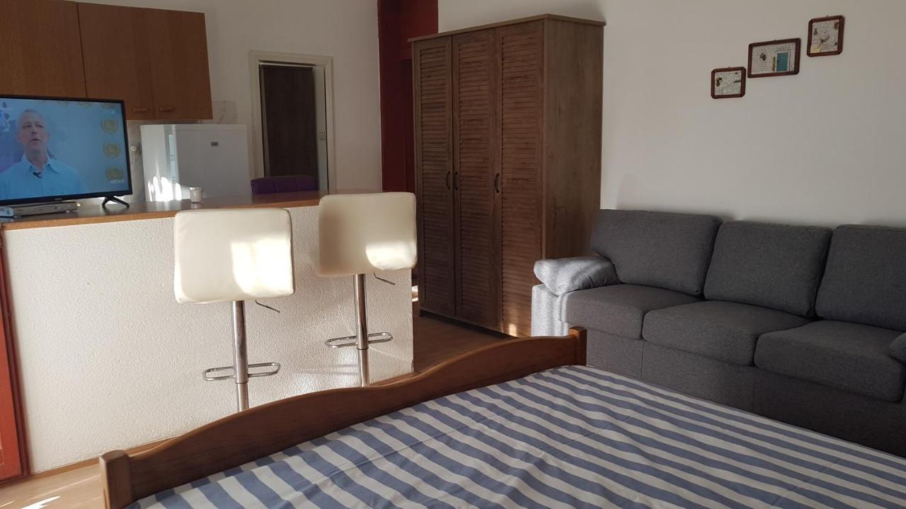 Branka- 4 In House- 1 Has Jacuzzi Apartman *